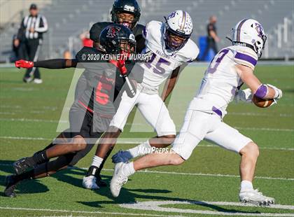 Thumbnail 2 in Timber Creek vs. Euless Trinity (UIL 6A Division 1 Bi-District) photogallery.