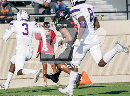 Thumbnail 1 in Timber Creek vs. Euless Trinity (UIL 6A Division 1 Bi-District) photogallery.