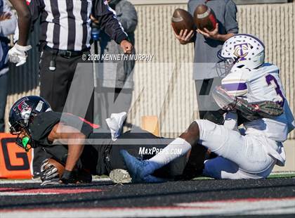 Thumbnail 2 in Timber Creek vs. Euless Trinity (UIL 6A Division 1 Bi-District) photogallery.