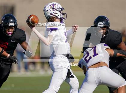 Thumbnail 2 in Timber Creek vs. Euless Trinity (UIL 6A Division 1 Bi-District) photogallery.