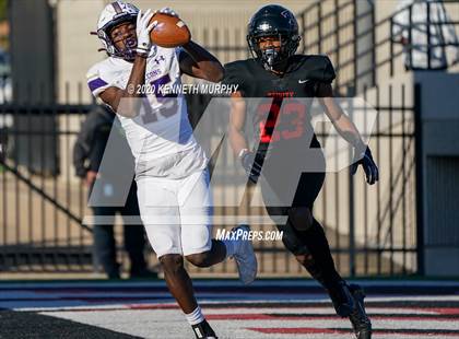 Thumbnail 2 in Timber Creek vs. Euless Trinity (UIL 6A Division 1 Bi-District) photogallery.