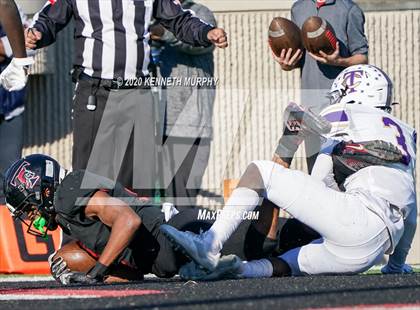 Thumbnail 3 in Timber Creek vs. Euless Trinity (UIL 6A Division 1 Bi-District) photogallery.