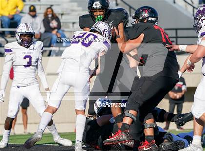 Thumbnail 3 in Timber Creek vs. Euless Trinity (UIL 6A Division 1 Bi-District) photogallery.