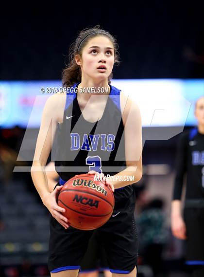 Thumbnail 2 in St. Francis vs. Davis photogallery.