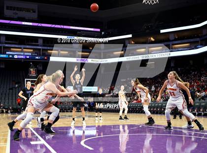 Thumbnail 3 in St. Francis vs. Davis photogallery.