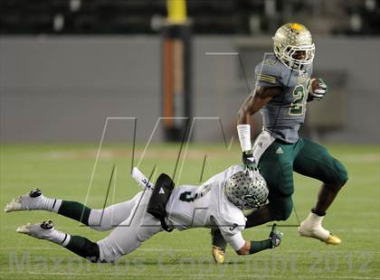 Thumbnail 2 in Granite Bay vs. Long Beach Poly (CIF State D1 Final) photogallery.