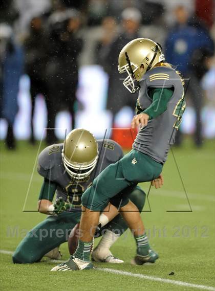Thumbnail 1 in Granite Bay vs. Long Beach Poly (CIF State D1 Final) photogallery.