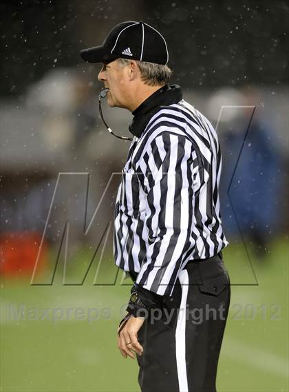Thumbnail 3 in Granite Bay vs. Long Beach Poly (CIF State D1 Final) photogallery.