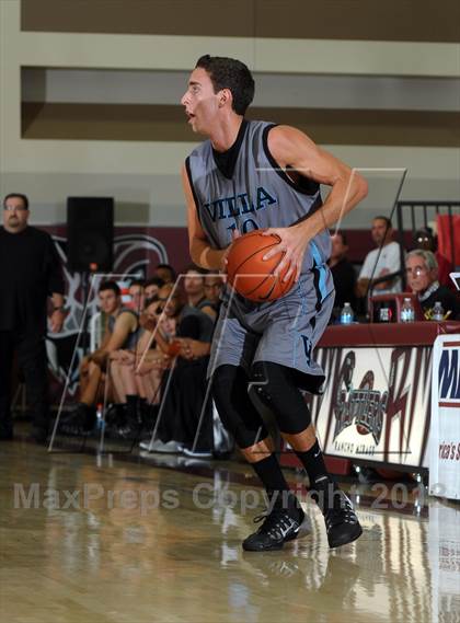 Thumbnail 2 in Pleasant Grove vs. Villa Park (MaxPreps Holiday Classic) photogallery.