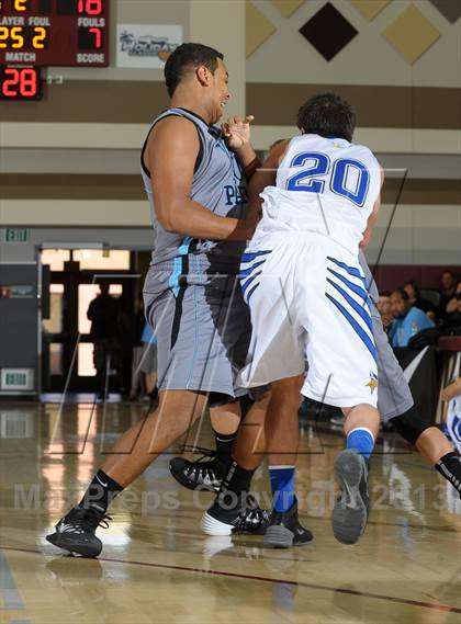 Thumbnail 3 in Pleasant Grove vs. Villa Park (MaxPreps Holiday Classic) photogallery.
