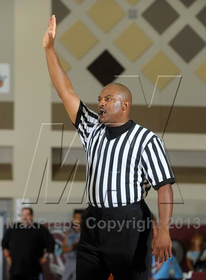 Thumbnail 2 in Pleasant Grove vs. Villa Park (MaxPreps Holiday Classic) photogallery.