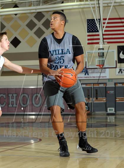 Thumbnail 1 in Pleasant Grove vs. Villa Park (MaxPreps Holiday Classic) photogallery.