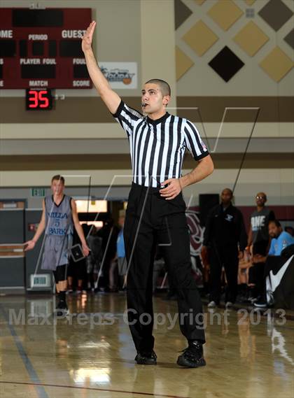 Thumbnail 3 in Pleasant Grove vs. Villa Park (MaxPreps Holiday Classic) photogallery.