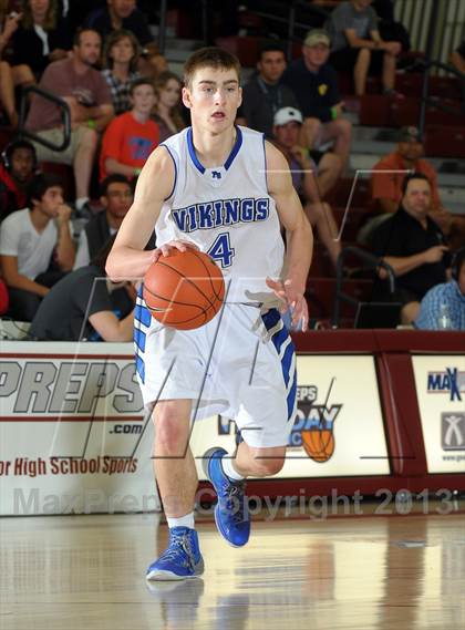 Thumbnail 1 in Pleasant Grove vs. Villa Park (MaxPreps Holiday Classic) photogallery.