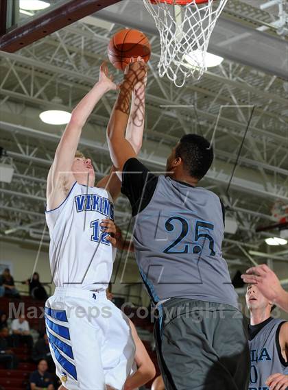 Thumbnail 2 in Pleasant Grove vs. Villa Park (MaxPreps Holiday Classic) photogallery.