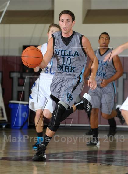 Thumbnail 3 in Pleasant Grove vs. Villa Park (MaxPreps Holiday Classic) photogallery.