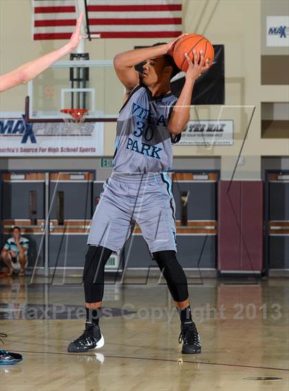 Thumbnail 3 in Pleasant Grove vs. Villa Park (MaxPreps Holiday Classic) photogallery.