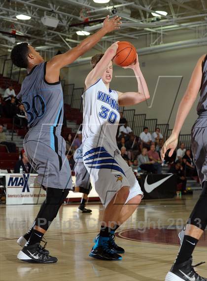 Thumbnail 2 in Pleasant Grove vs. Villa Park (MaxPreps Holiday Classic) photogallery.