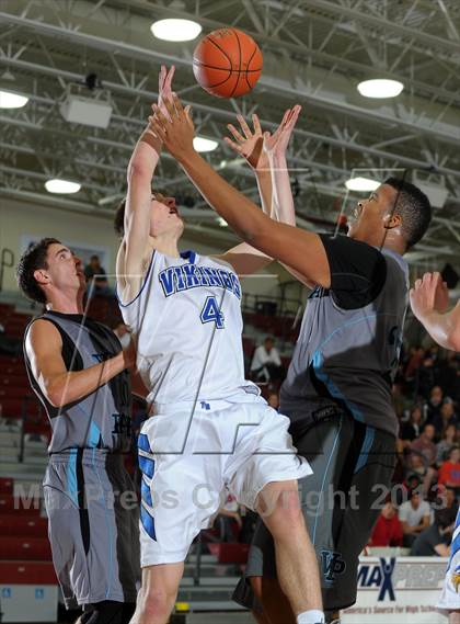 Thumbnail 1 in Pleasant Grove vs. Villa Park (MaxPreps Holiday Classic) photogallery.