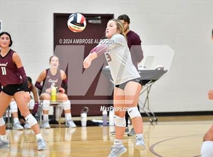 Thumbnail 3 in Memorial vs. A&M Consolidated (KISD/CFISD Tournament) photogallery.