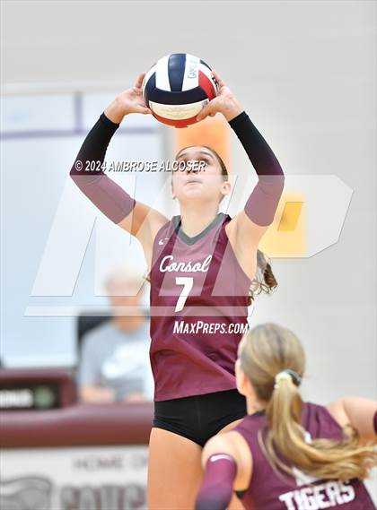 Thumbnail 3 in Memorial vs. A&M Consolidated (KISD/CFISD Tournament) photogallery.