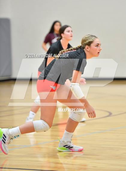 Thumbnail 1 in Memorial vs. A&M Consolidated (KISD/CFISD Tournament) photogallery.