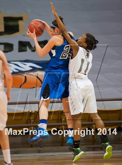 Thumbnail 1 in Fossil Ridge vs. Grandview (CHSAA 5A Semifinal) photogallery.