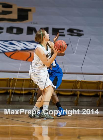 Thumbnail 2 in Fossil Ridge vs. Grandview (CHSAA 5A Semifinal) photogallery.