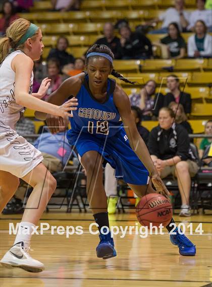 Thumbnail 2 in Fossil Ridge vs. Grandview (CHSAA 5A Semifinal) photogallery.