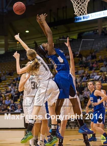 Thumbnail 2 in Fossil Ridge vs. Grandview (CHSAA 5A Semifinal) photogallery.