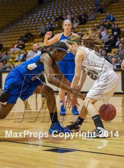 Thumbnail 1 in Fossil Ridge vs. Grandview (CHSAA 5A Semifinal) photogallery.