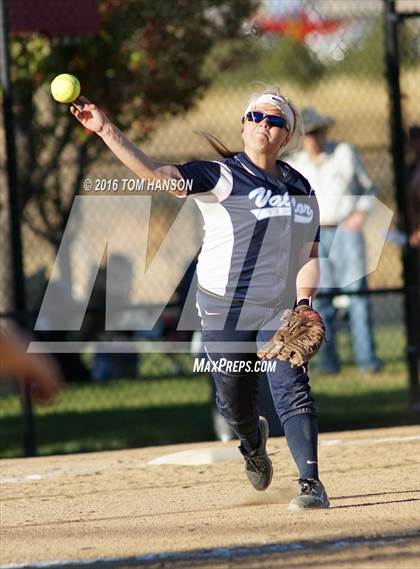 Thumbnail 3 in Valor Christian vs. Silver Creek (CHSAA 4A Quarterfinal) photogallery.
