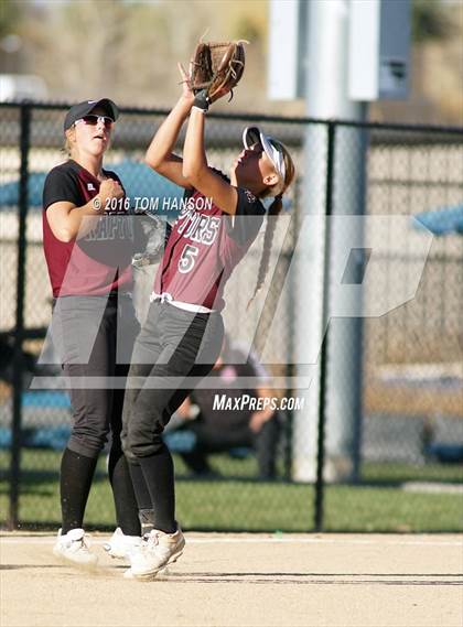 Thumbnail 3 in Valor Christian vs. Silver Creek (CHSAA 4A Quarterfinal) photogallery.
