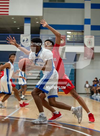 Thumbnail 3 in Seventy-First vs. Westover (Cumberland County Schools Basketball Holiday Classic) photogallery.