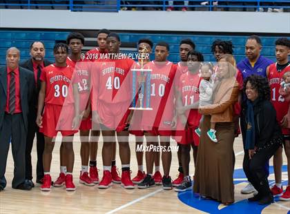 Thumbnail 3 in Seventy-First vs. Westover (Cumberland County Schools Basketball Holiday Classic) photogallery.
