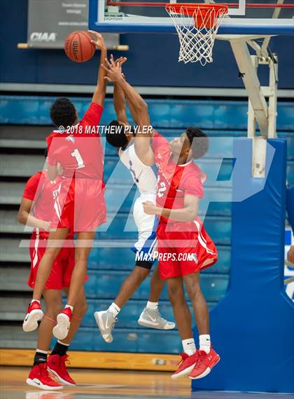 Thumbnail 1 in Seventy-First vs. Westover (Cumberland County Schools Basketball Holiday Classic) photogallery.