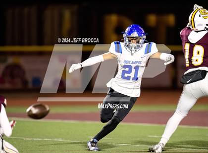 Thumbnail 1 in Simi Valley vs. La Habra (CIF SS D3 Quarter Final) photogallery.
