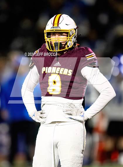 Thumbnail 1 in Simi Valley vs. La Habra (CIF SS D3 Quarter Final) photogallery.