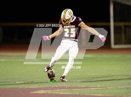 Thumbnail 1 in Simi Valley vs. La Habra (CIF SS D3 Quarter Final) photogallery.