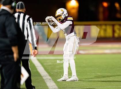 Thumbnail 3 in Simi Valley vs. La Habra (CIF SS D3 Quarter Final) photogallery.