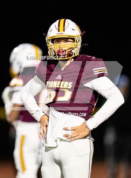 Thumbnail 3 in Simi Valley vs. La Habra (CIF SS D3 Quarter Final) photogallery.