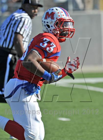 Thumbnail 1 in Abilene vs. Midway (UIL 5A Division 2 Regional Playoff) photogallery.