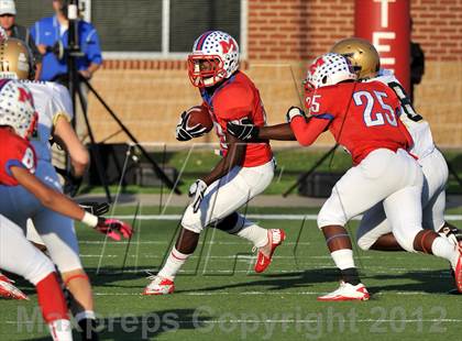 Thumbnail 2 in Abilene vs. Midway (UIL 5A Division 2 Regional Playoff) photogallery.