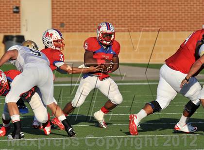 Thumbnail 3 in Abilene vs. Midway (UIL 5A Division 2 Regional Playoff) photogallery.