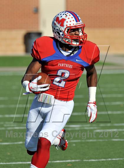 Thumbnail 1 in Abilene vs. Midway (UIL 5A Division 2 Regional Playoff) photogallery.