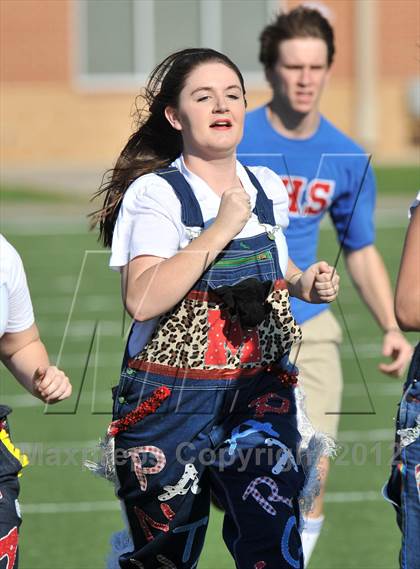 Thumbnail 1 in Abilene vs. Midway (UIL 5A Division 2 Regional Playoff) photogallery.