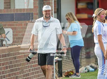 Thumbnail 2 in West Monroe vs. Benton photogallery.