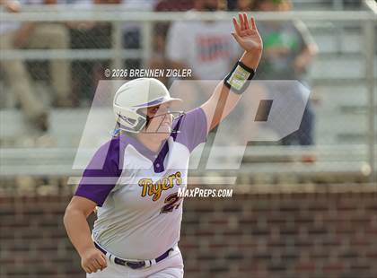 Thumbnail 2 in West Monroe vs. Benton photogallery.