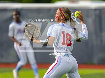 Thumbnail 3 in West Monroe vs. Benton photogallery.