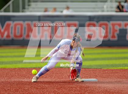 Thumbnail 1 in West Monroe vs. Benton photogallery.